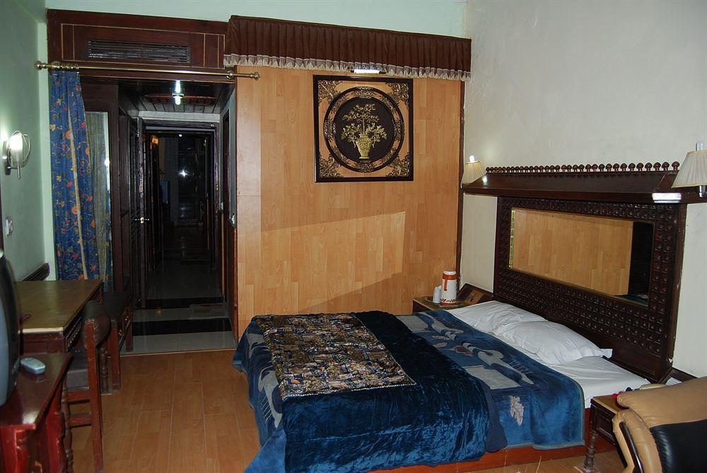 Le Grand Manali - The River Facing Hotel Ngoại thất bức ảnh