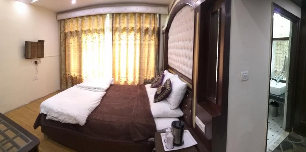 Le Grand Manali - The River Facing Hotel Ngoại thất bức ảnh